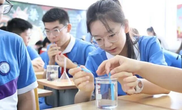 建造先行者多举措构建大科学教育新格局打造科学教育新标杆