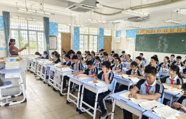 每一位师生的共同努力需要在日常的教育教学实践中不断积淀和升华