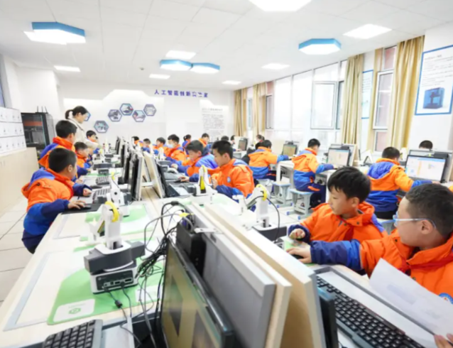 创新素质的人工智能学中小学需建立系统性的科学教育理论系统