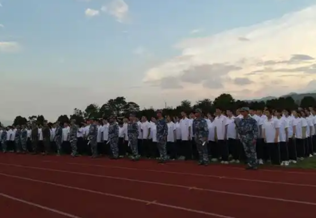 漫长陪伴将始终坚持以学生为中心持续夯实健康之基浸润健康之识