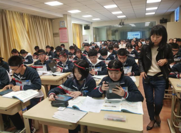 品德与科学课程教师以鼓舞式教育为主提高了孩子学习的积极性