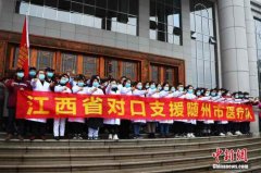 <b>新冠肺炎ICU病房医生：生死时刻，和患者几乎口</b>