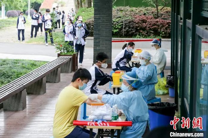 全国超1亿学生返校 体育课不允许戴N95口罩