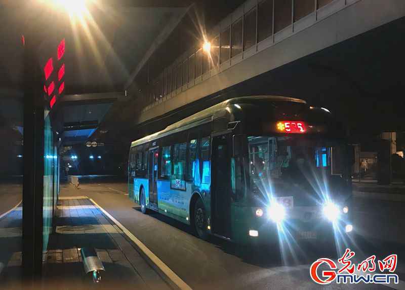  解封前的武汉有序重启 我们期待“你”光彩重生